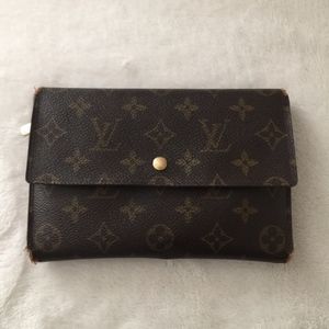 Authentic Louis Vuitton Wallet *Box Included